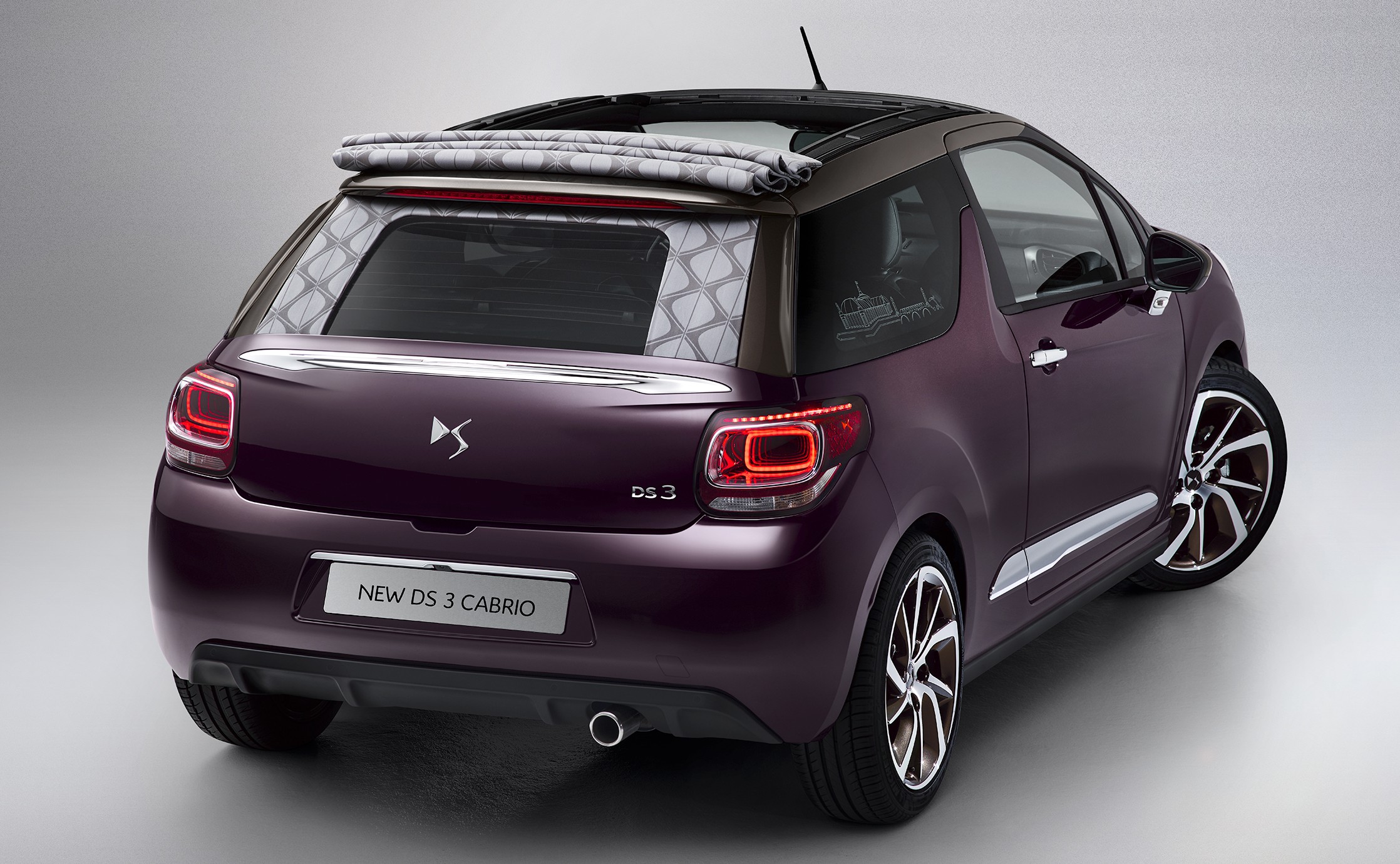https://wcar.sets.lv/cars/Citroen/DS3 kabriolets/ee310a601c64e687405976f40e835229.jpg